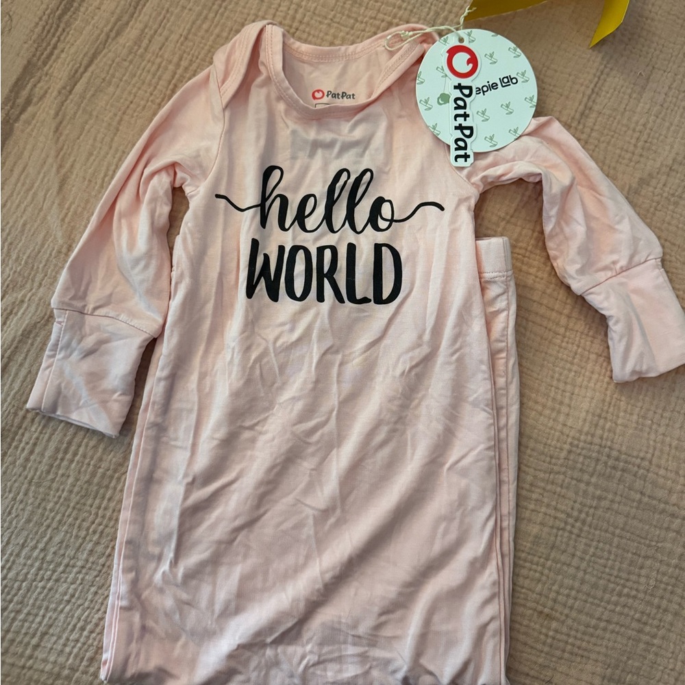 PatPat Light Pink 'Hello World' Long Sleeve Pajama Gown